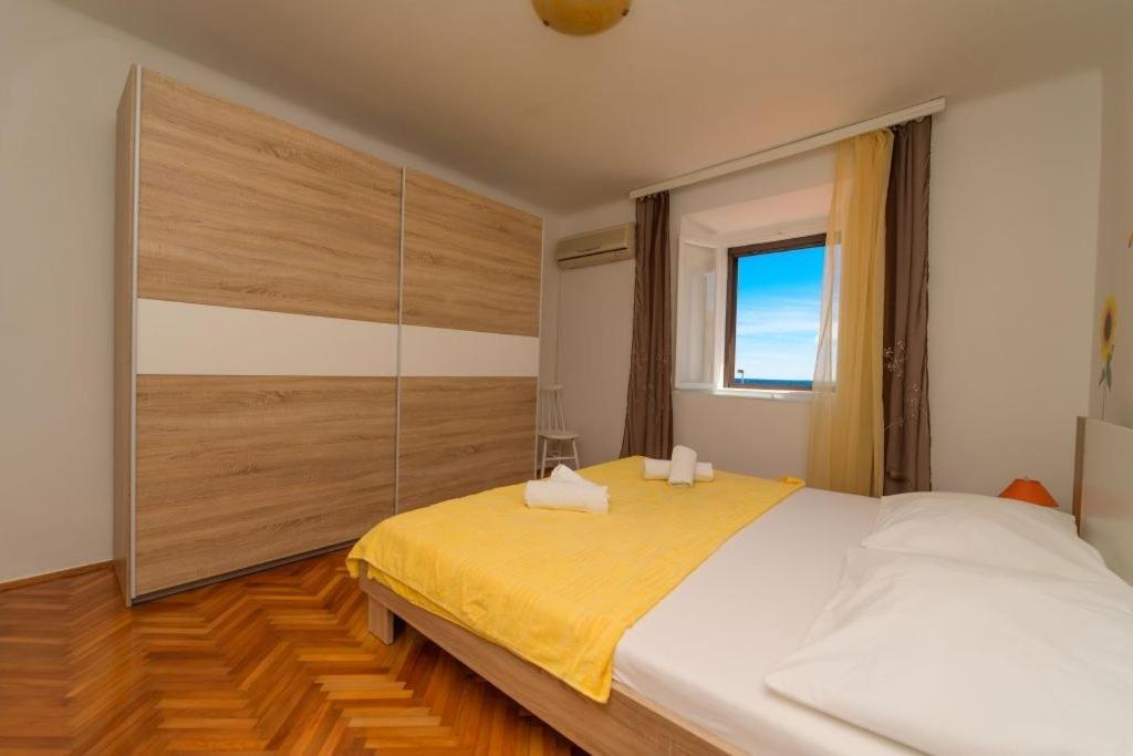 Apartments By The Sea Nerezine, Losinj - 7963 Ngoại thất bức ảnh