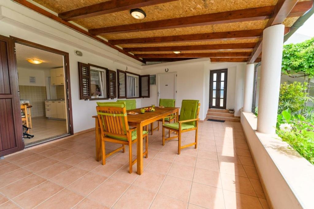 Apartments By The Sea Nerezine, Losinj - 7963 Ngoại thất bức ảnh
